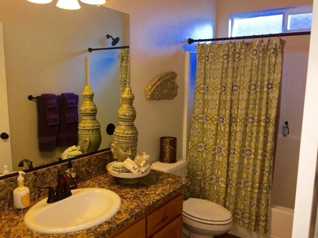 Building Photo - 3bd 2 ba