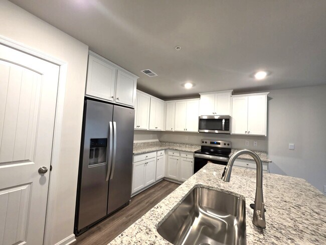 Building Photo - 1105 Albritton Ln