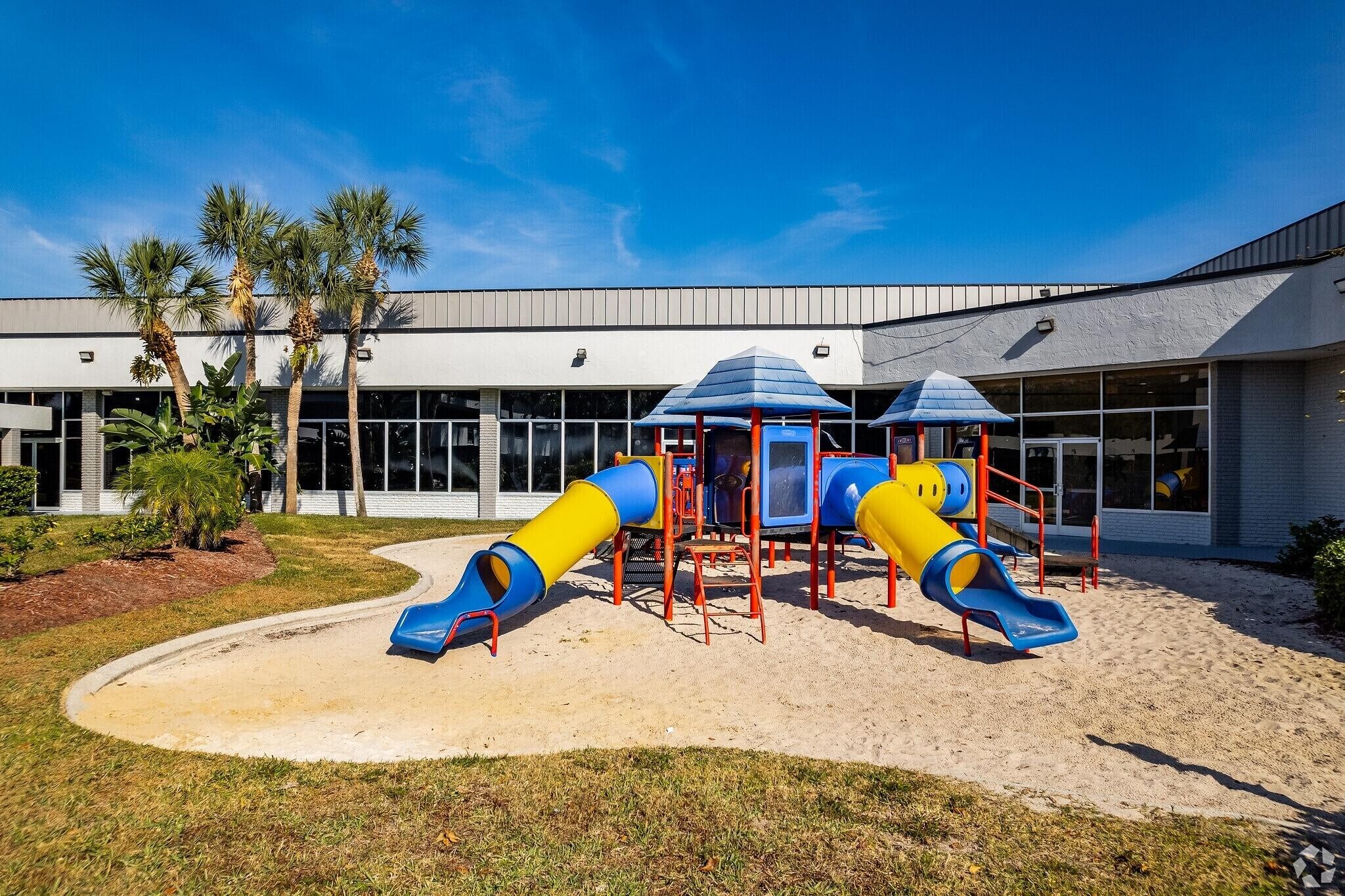 Building Photo - 2851 Maingate Village Cir