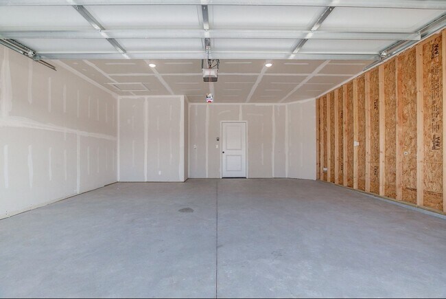 Building Photo - Southern Ridge- Holly Plan