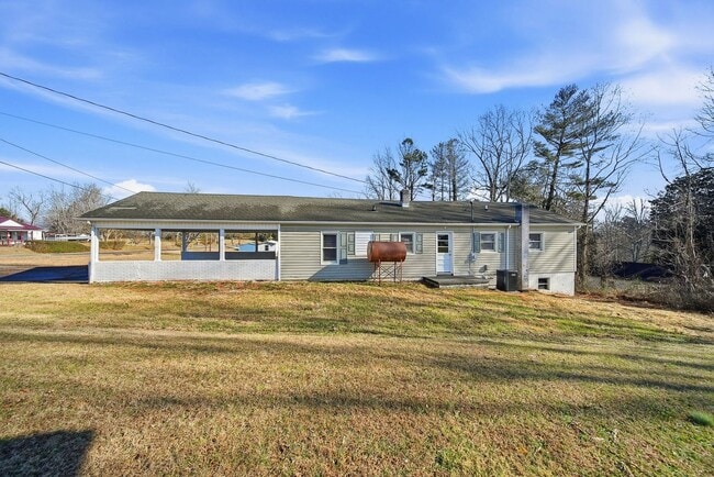 Building Photo - WOW! Space and Value — Morganton Rental with Big Basement