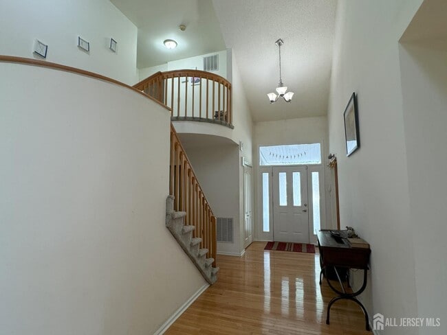 Building Photo - 36 Lavender Dr
