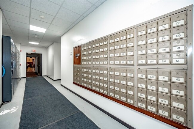 Building Photo - 140 Chestnut St