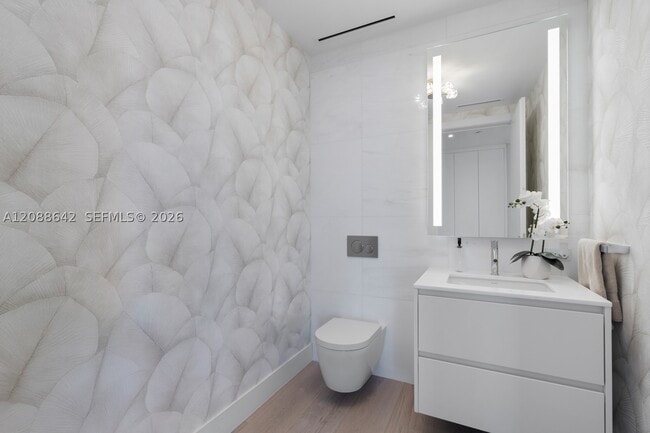 Building Photo - 300 Biscayne Blvd