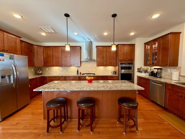 Building Photo - 1539 Barnett St