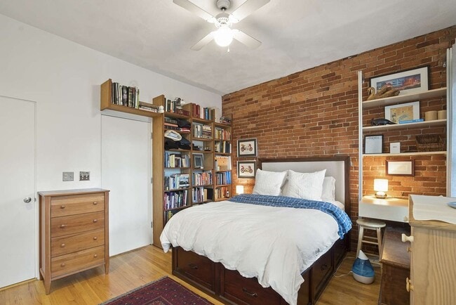 Building Photo - 26 Bigelow St