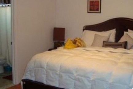 Building Photo - 1100 Manor Dr