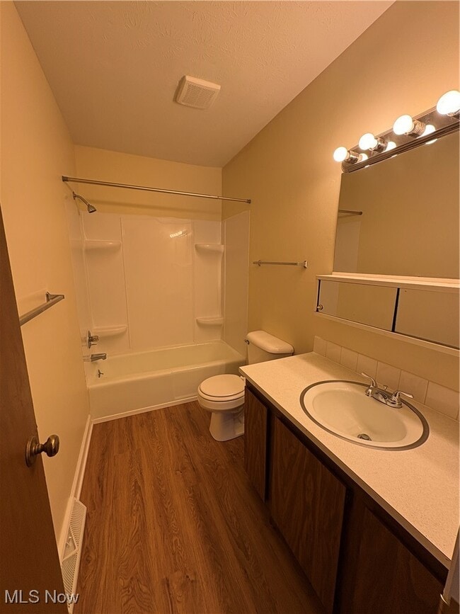 Building Photo - 2358 Echo Valley Dr