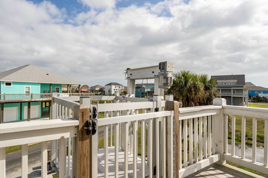 Building Photo - 927 Palm Ridge Dr