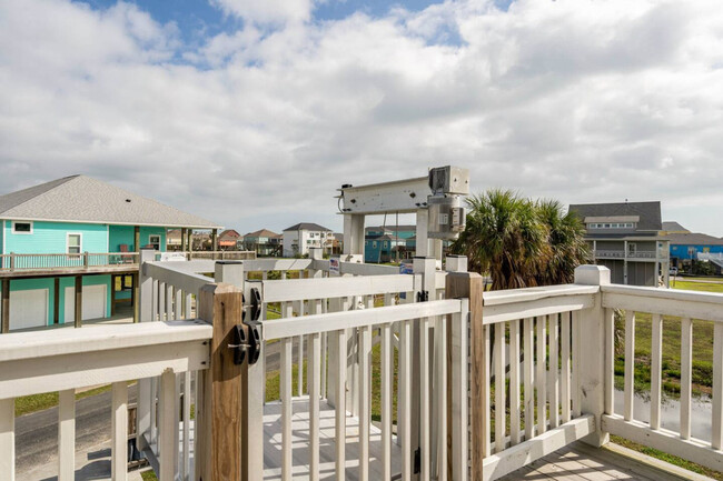 Building Photo - 927 Palm Ridge Dr
