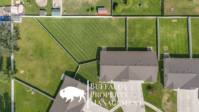 Building Photo - 4211 Roy Cir