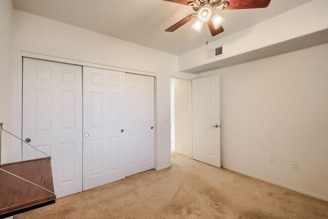 Building Photo - Bright & Spacious 2 Bed, 2 Bath Apartment