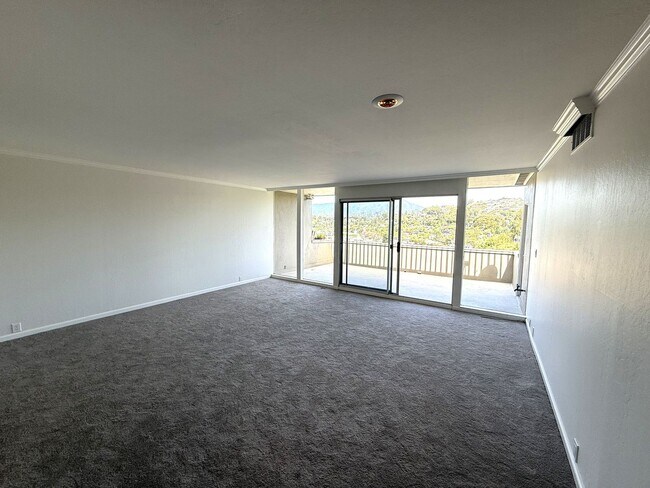 Building Photo - STUNNING, MODERN UPDATES. 2BD/1BA TIBURON ...