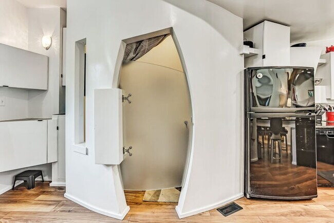 Building Photo - Design on Duffy