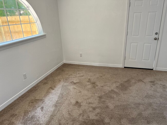 Building Photo - 217 Bay St NW