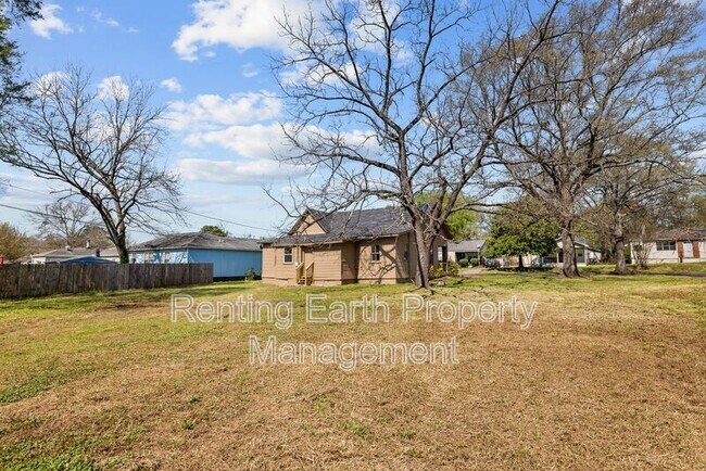 Building Photo - 2017 48th Street Ensley