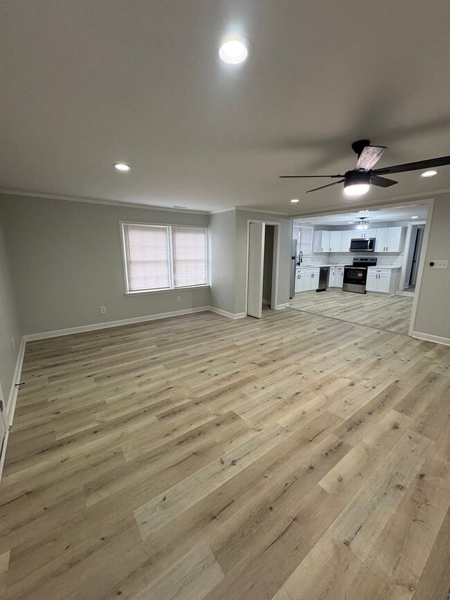 Building Photo - Freshly Renovated Home in Greensboro- 3bed/1bath