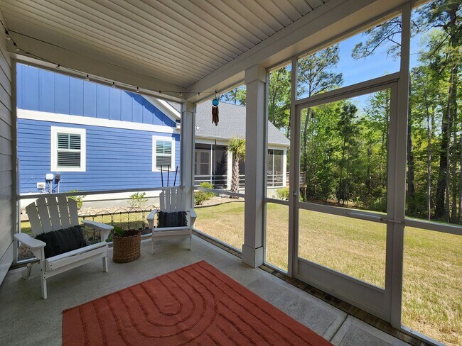 Building Photo - Home Available in Summerhouse on Everett Bay! Showings Coming Soon.