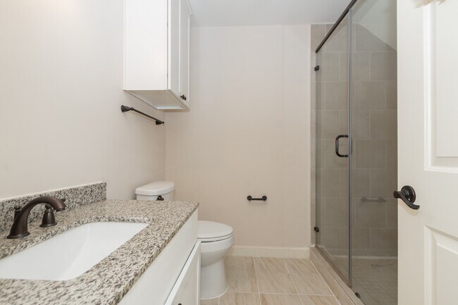 Building Photo - 1404 W 26th St