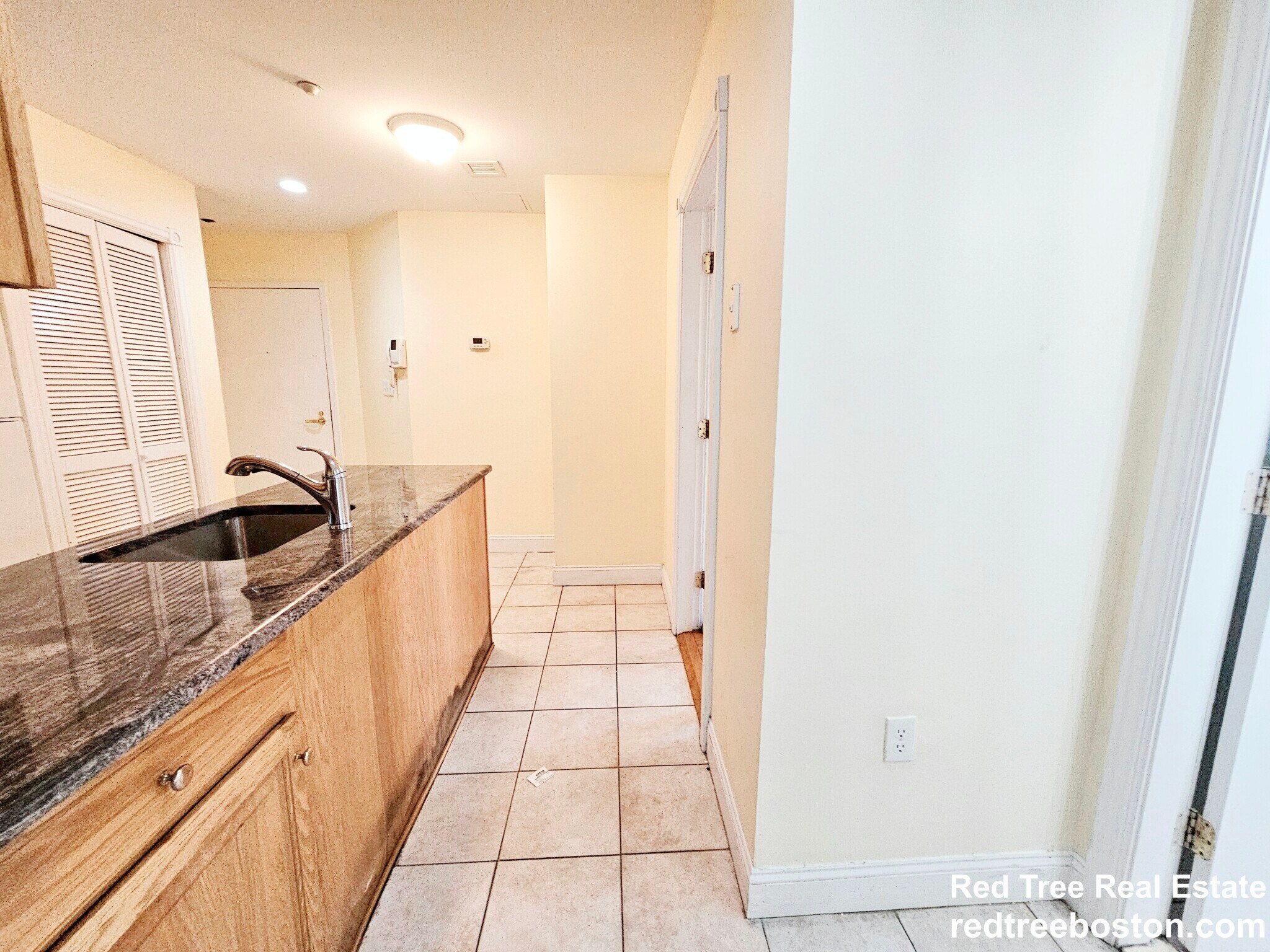 Apt 403 - 95 Westland Ave