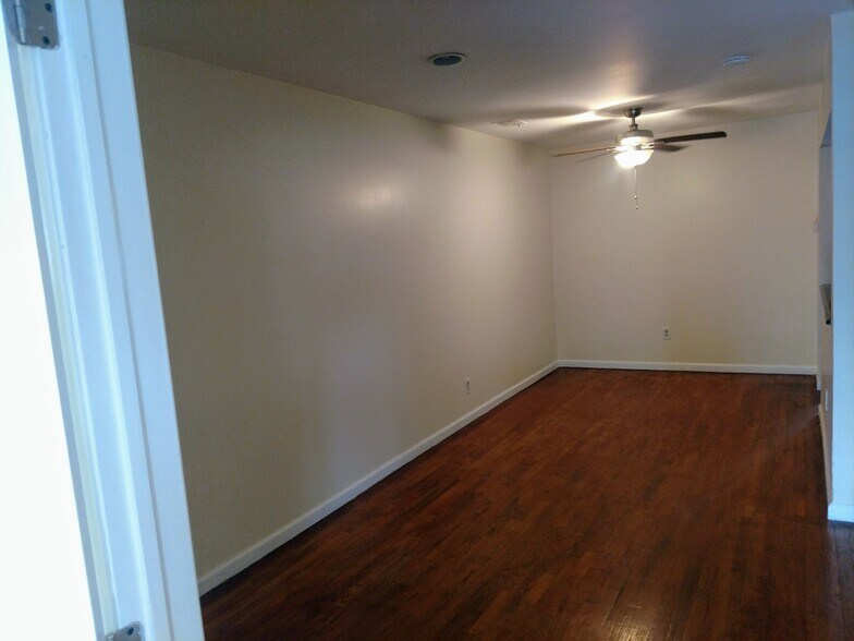 Dining area - 13 Skyline Dr