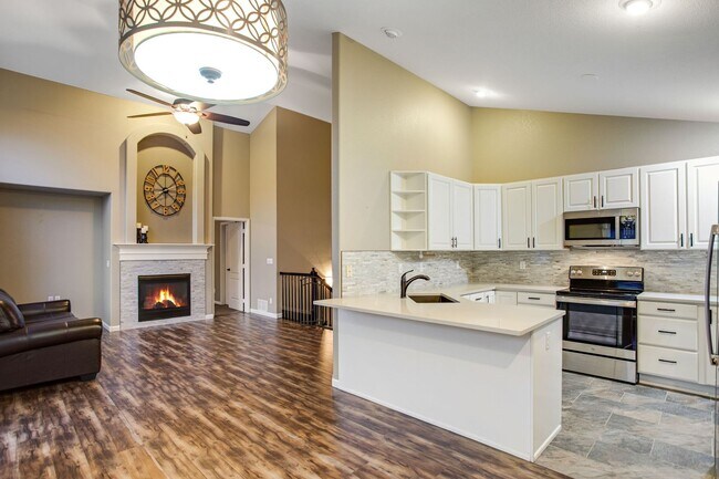 Building Photo - Stunning Updated Patio Home in Highland Me...