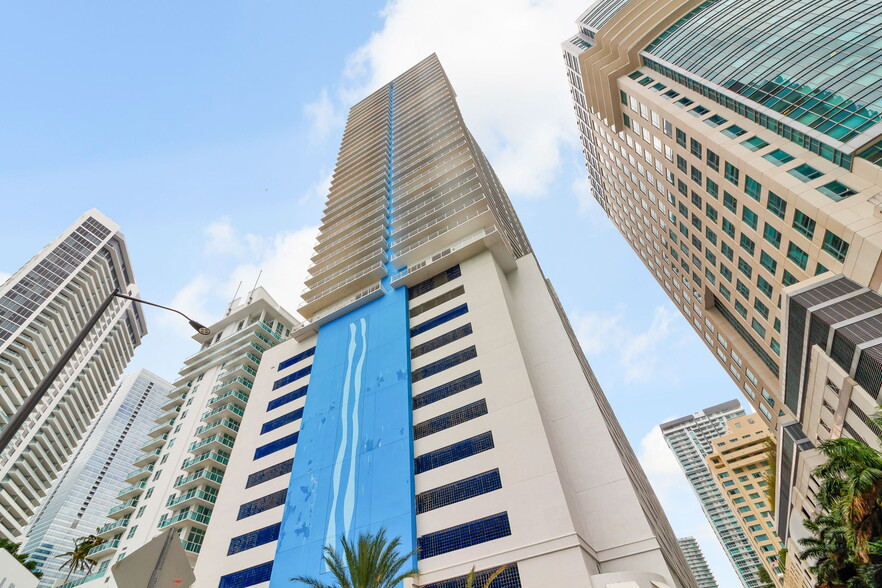 Building Photo - 1200 Brickell Bay Dr