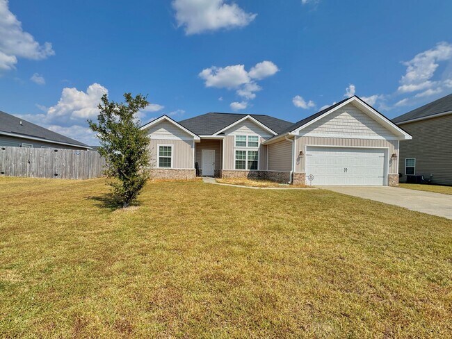 Building Photo - MOVE-IN READY [PET FRIENDLY]