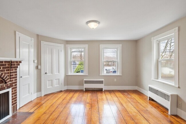 Building Photo - 20 School St