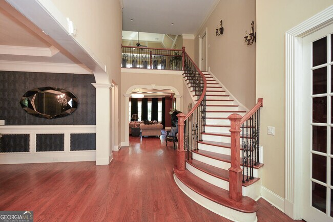 Building Photo - 2210 Spalding Dr