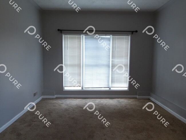 Building Photo - 2108 Linde St NW