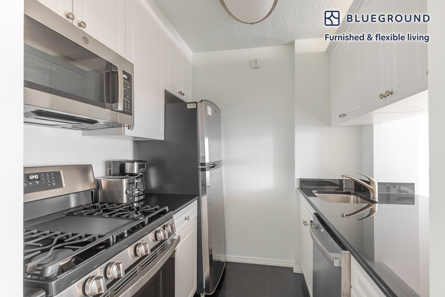 Building Photo - 155 E 31st St