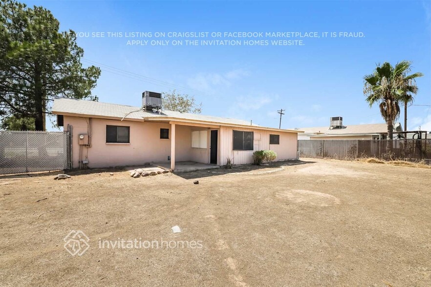 Building Photo - 17043 N 15th Ave