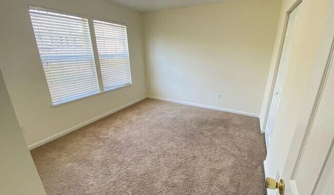 Building Photo - 109 Tea Olive Ave