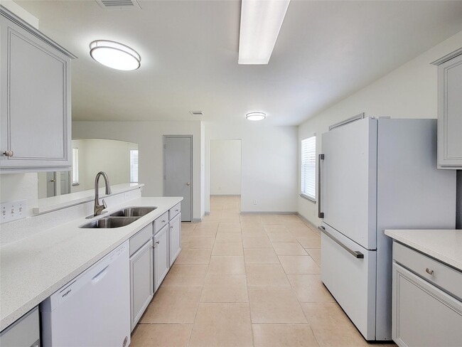 Building Photo - 19022 Yellow Thrush Dr