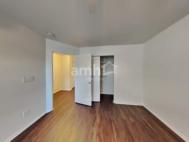 Building Photo - 1611 Rustic Arch Way
