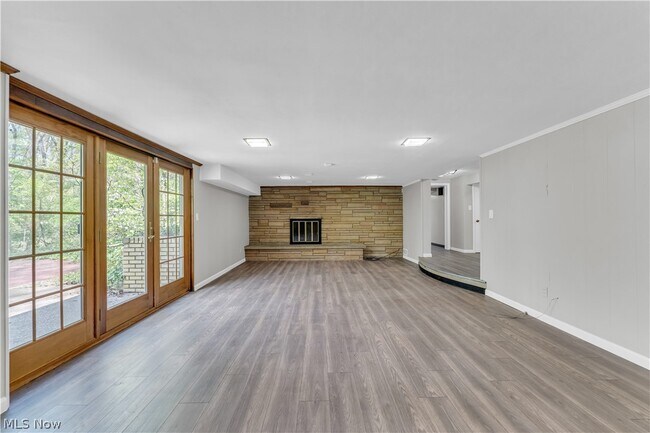 Building Photo - 1183 Romayne Dr