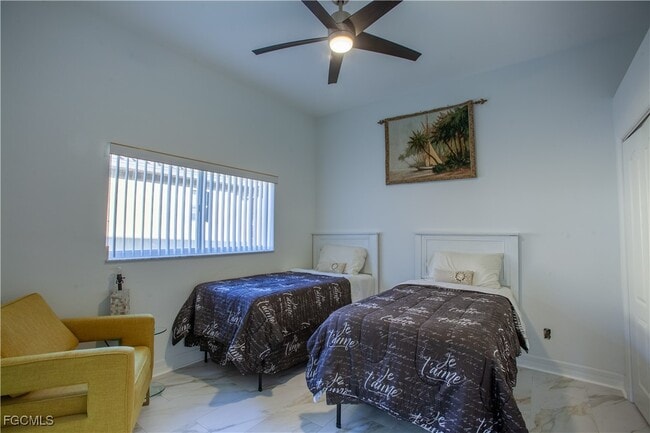 Building Photo - 2549 SW 38th St