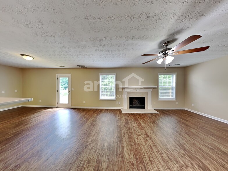 Building Photo - 2855 Wadley Ln