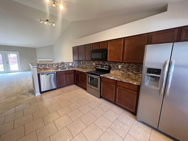 Building Photo - Beautiful 4 bedroom ranch style home avail...