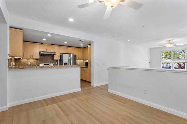 Building Photo - 2857 Regatta Dr