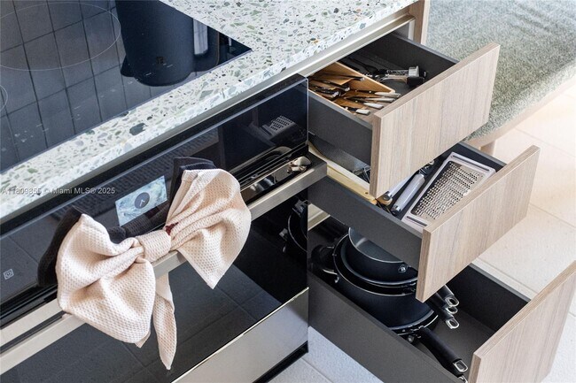 Building Photo - 159 NE 6th St