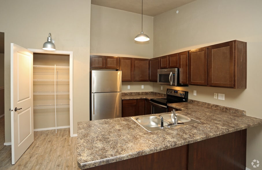 Kitchen - Pinewood Park Villas