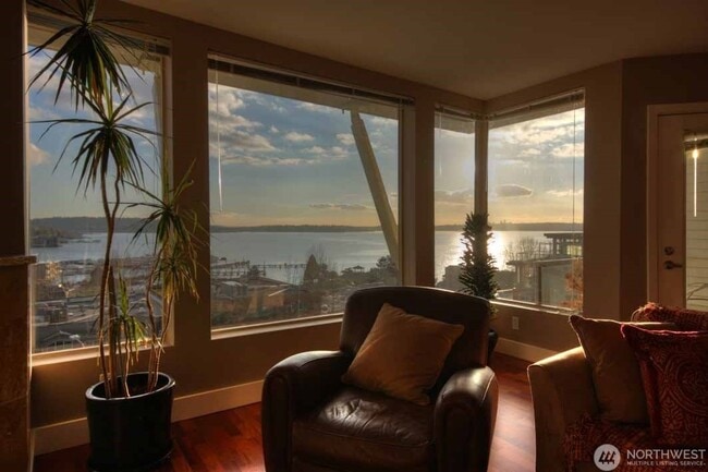 Building Photo - 2Bd/2Ba Kirkland Condo