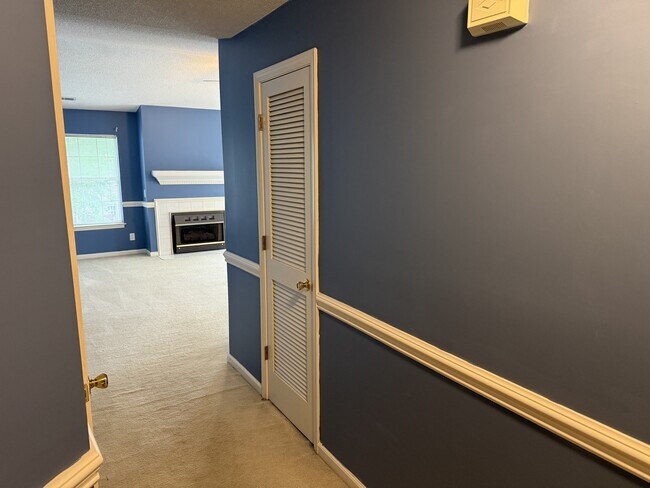 Building Photo - 2804 Mulberry Ln