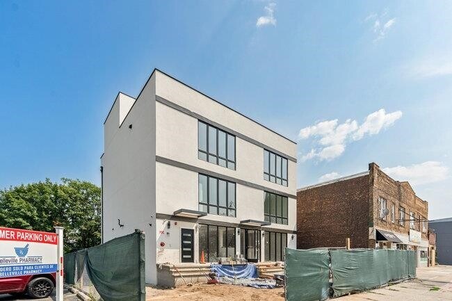 Building Photo - 330 Washington Ave