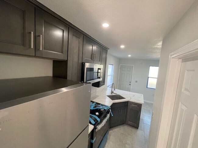 Building Photo - 32976 Bonnie Lea Dr