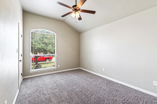 Building Photo - 1617 Shadow Canyon Dr