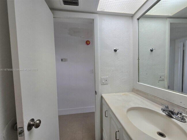 Building Photo - 7520 SW 82nd St