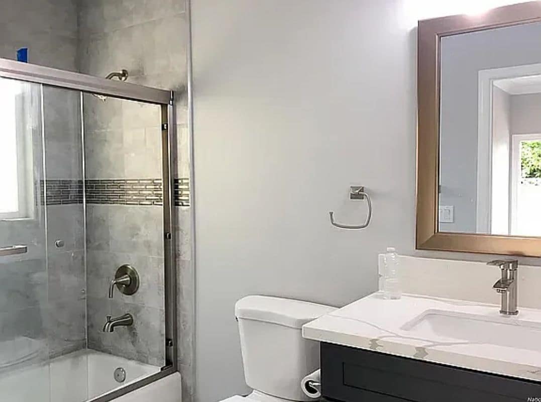 Building Photo - 12416 Pine St